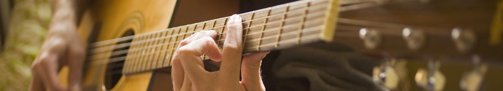 granie na gitarze