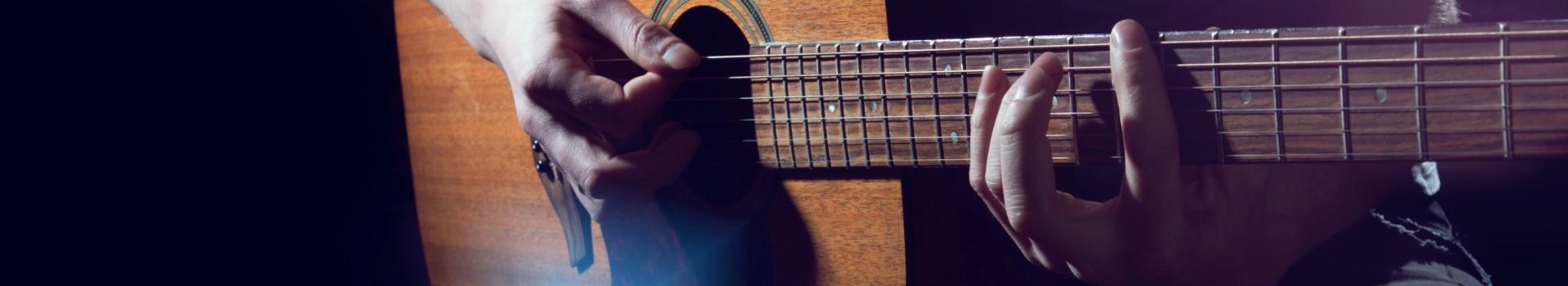 granie na gitarze