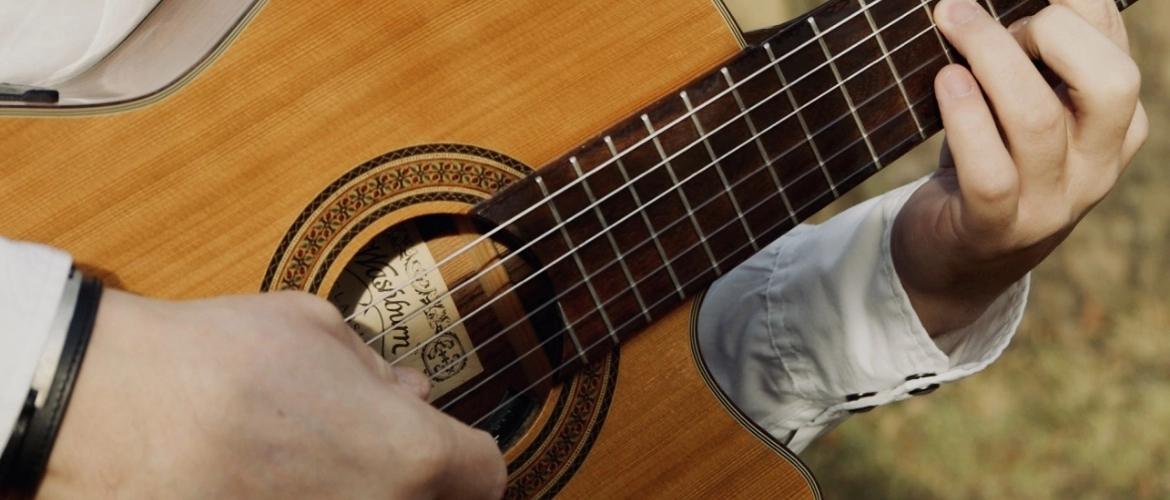 nauka gry na gitarze